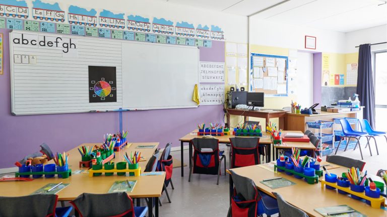 Discussing Flexibility: Student Talk to Build Flexible Thinking Skills in Grades 1–4